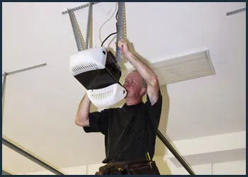 Garage Doors Store Repairs Fort Belvoir, VA 571-356-9264 - cont-gdr-door-opener-08m